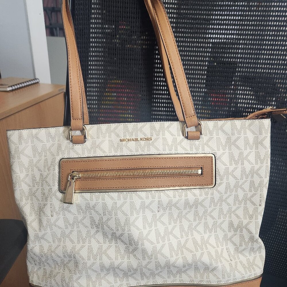 Michael Kors NWT Large Vanilla Tote